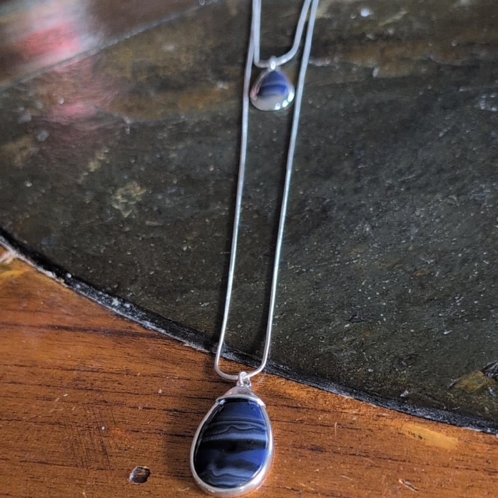 Elegant Silver and Blue Pendant Necklace